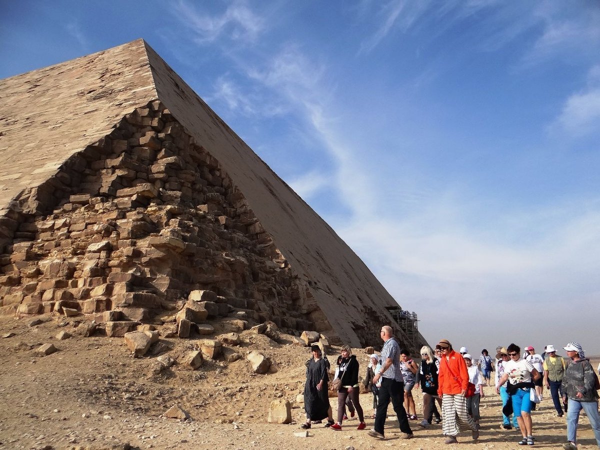 Страна где для погребения фараонов строили пирамиды. Пирамиды Дахшура. Дахшур Египет. Пирамиды в Египте 2021. Греческая пирамида Эллинико.