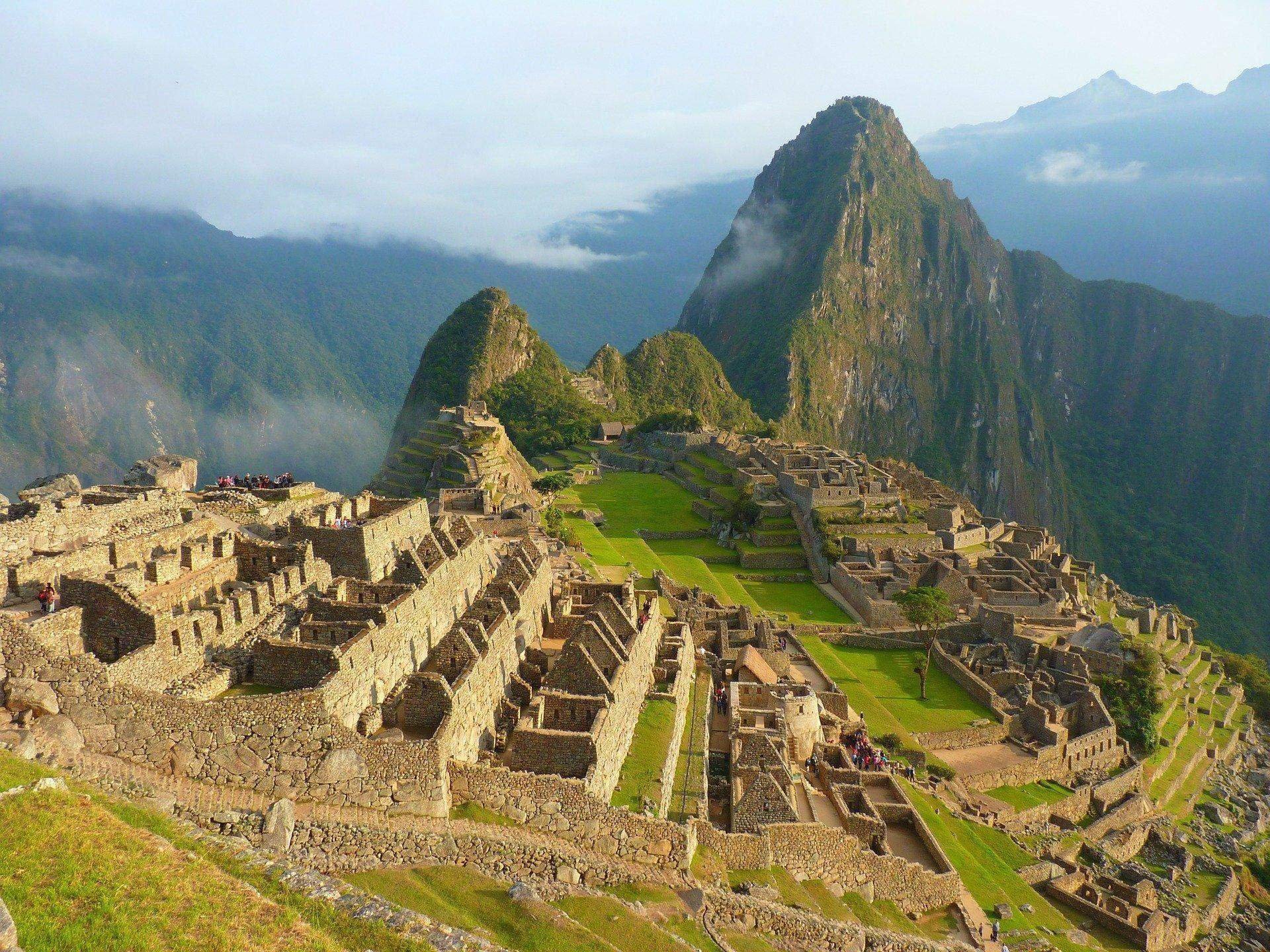 Peru. Мачу Пикчу ЮНЕСКО. Мачопикчо архитектура инков. Перу гора Мачу Пикчу. Архитектура инков Мачу Пикчу.