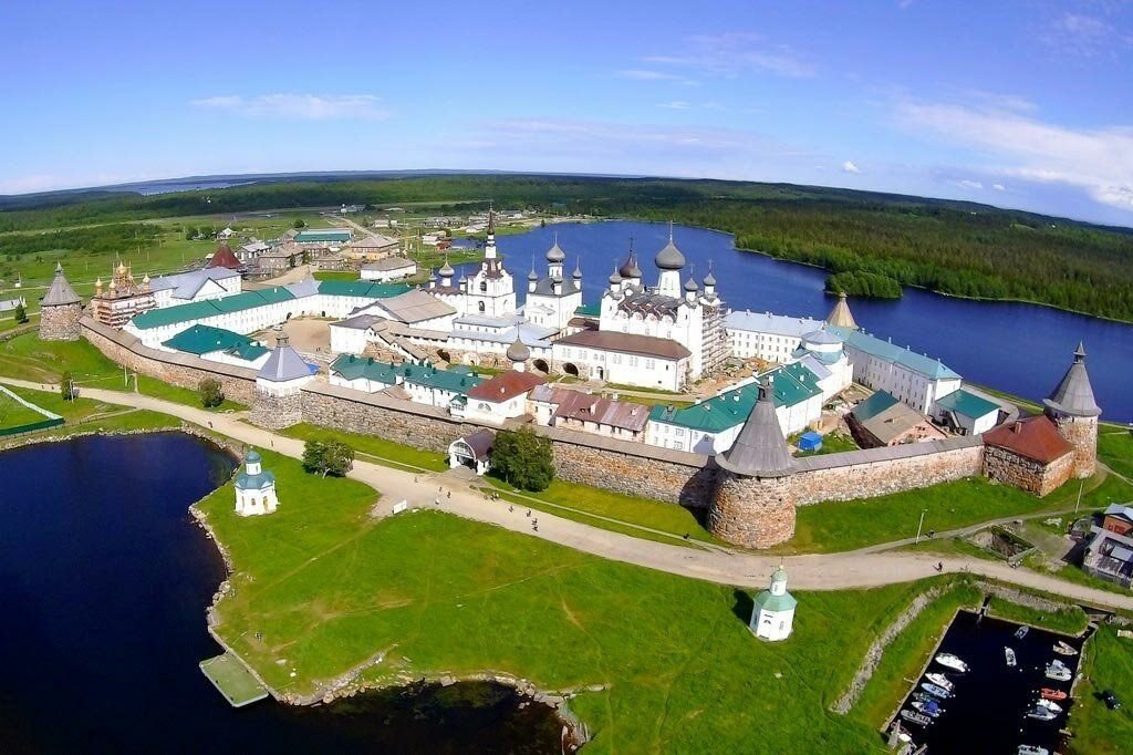 Земли монастырей. Спасо-Преображенский монастырь Соловки. Спасо-Преображенский Соловецкий ставропигиальный мужской монастырь. Соловки, Спасо-Преображенский Соловецкий монастырь.. Преображенский монастырь на Соловецких островах.