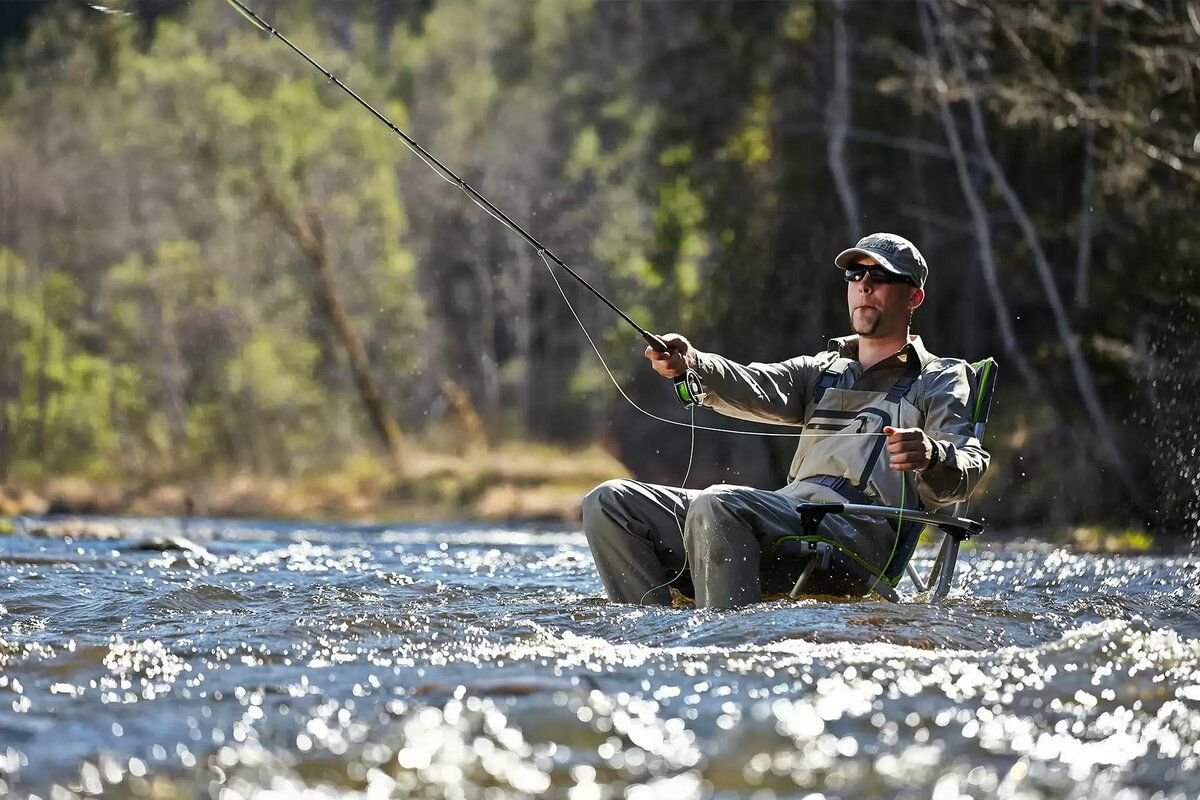 Fisherman. Рыбалка. Рыболовное снаряжение. Рыболовный туризм. Экипировка для рыбалки.