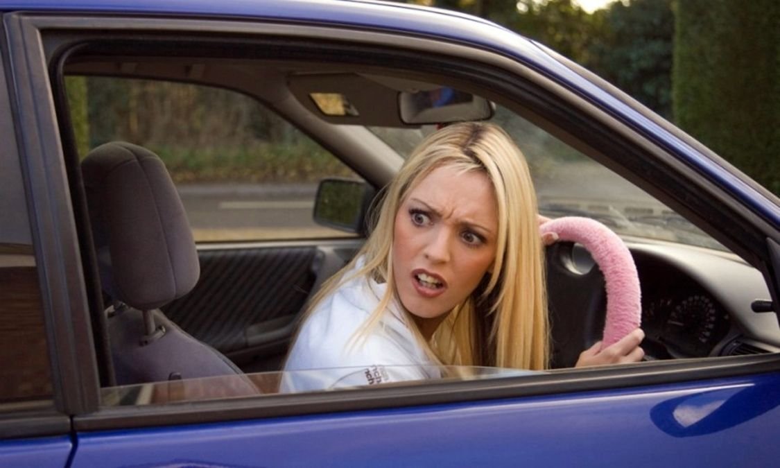 анили герритсен модель. блондинка в авто. аннели герритсен (annely gerritsen). помог блондинке. помог блондинке.