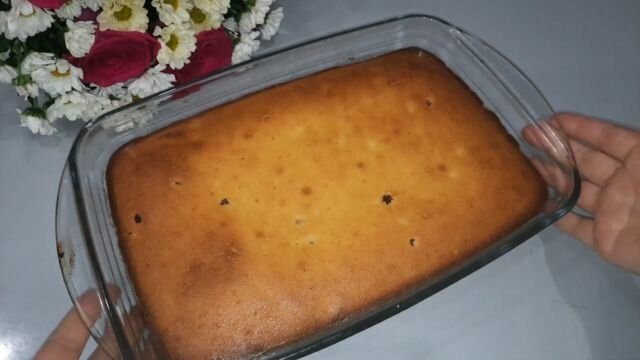 Манник на кефире с изюмом в духовке