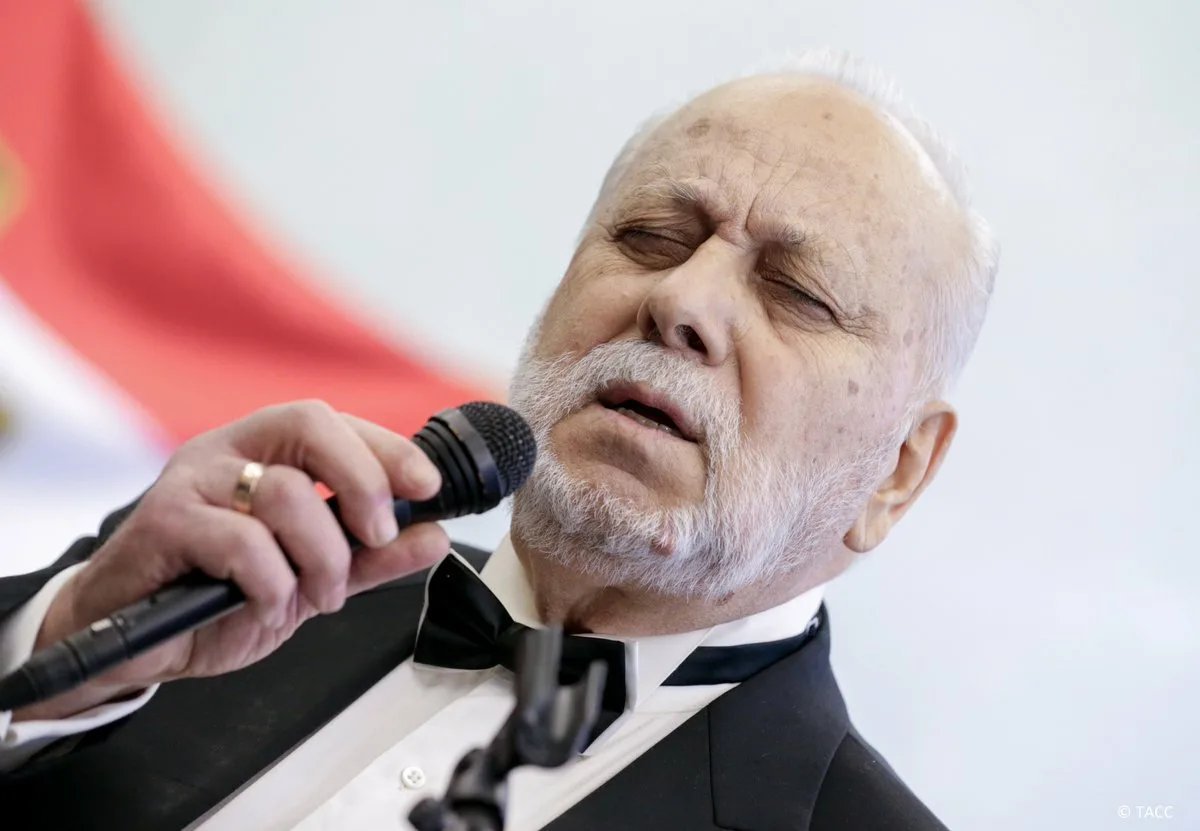 бедрос киркоров национальность настоящая фамилия. бедрос киркоров национальность настоящая фамилия. бедроса киркорова в молодости. смирнова жена бедроса. бедрос киркоров национальность настоящая фамилия.