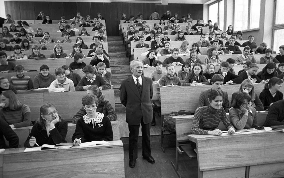 ссср школы 50х. марк рибу ссср. 60е ссср студенты на заводе. школа ссср 60-е годы. советская школа.