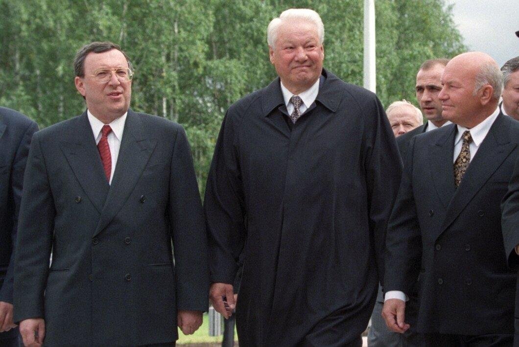 Где сейчас олигархи. Владимир Гусинский 2020. Гусинский Владимир Александрович. Гусинский олигарх. Гусинский 2021.