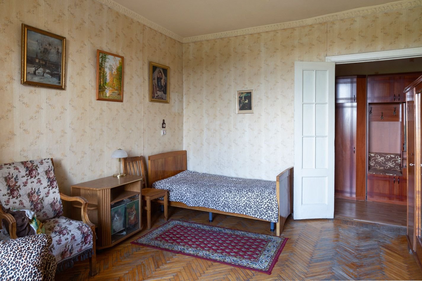Торги квартир московская область. Старая комната. Квартира с торгов. Сталинские дома во Владимире. Аукцион квартир