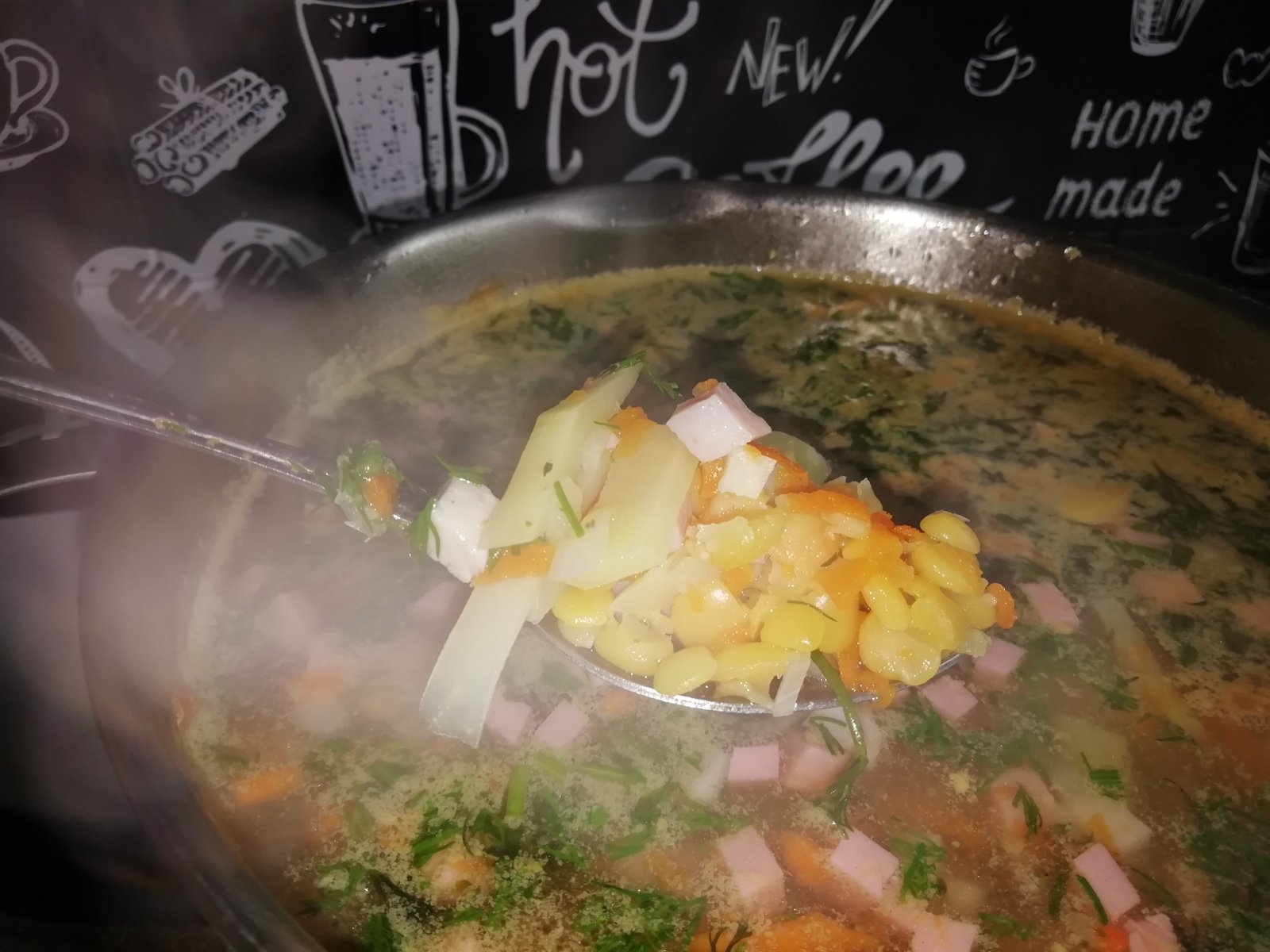 Можно ли доварить картошку. Картошка пюре. Картофель в мундире. Суп картошка огурец лук чеснок холодец. Картошка в мундире в кастрюле.