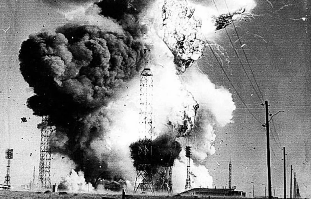 12 апреля 1986. Чернобыль взрыв атомной электростанции. Чернобыль взрыв атомной станции 1986. Техногенная катастрофа ЧАЭС. 24 Октября 1960 года катастрофа на Байконуре.