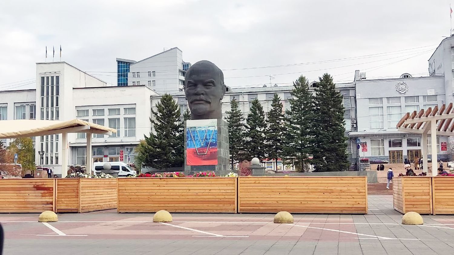 Код улан удэ. Лотос Улан-Удэ памятник. Огромная голова Ленина в Улан Удэ