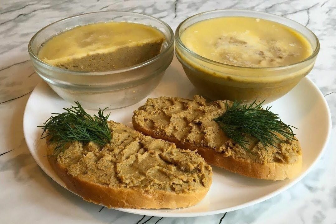 Как сделать печеночный паштет из куриной печени. Паштет из куриной печени с морковью. Паштет из свиной печени. Печёночный паштет из свиной. Самый вкусный паштет.