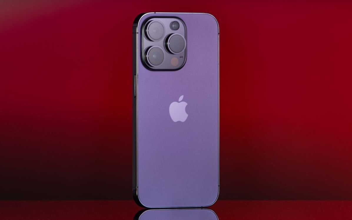 Apple iphone 2023. Iphone 2023. Складной айфон 2023. Новые смартфоны 2023. Русский айфон 2023 фото.