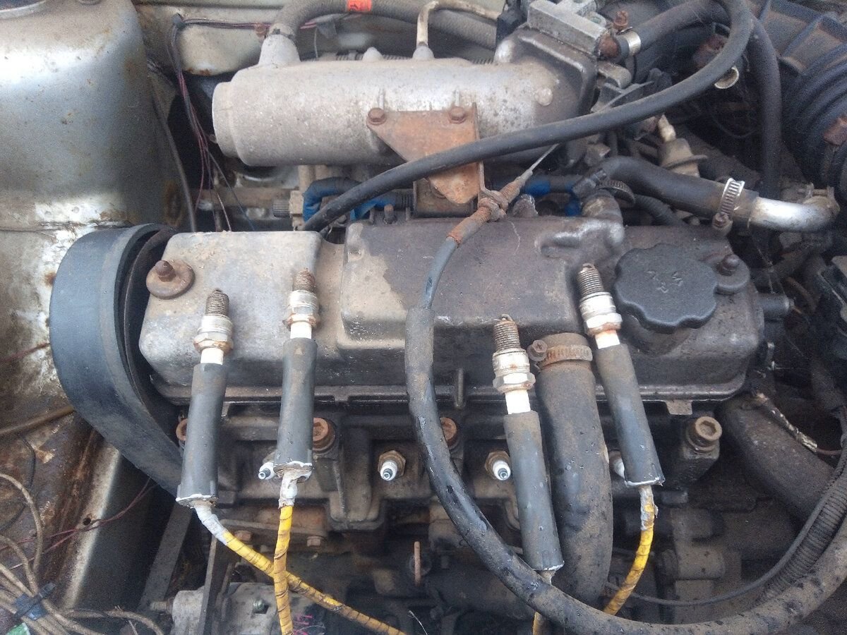 Продувка цилиндра v50м. Принцип работы двухтактного двигателя внутреннего сгорания. Топливная магистраль ваз 2107 инжектор схема. Зазор на клапане кроссер. Как продуть цилиндры от бензина на инжекторе.