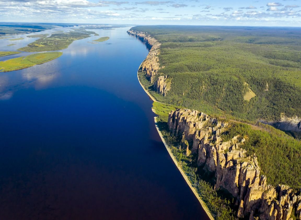 В это море впадает река якутии. Река Лена Ленск. Река Лена Ленские столбы. Река Лена Якутск. Устье реки Лена.