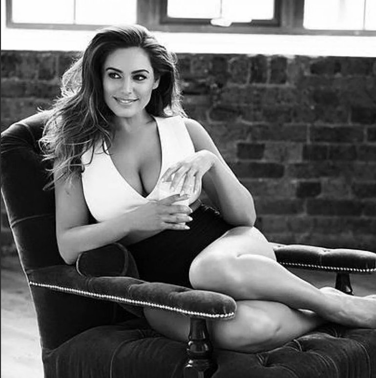 Как называется женщина. Kelly Brook фитнес.