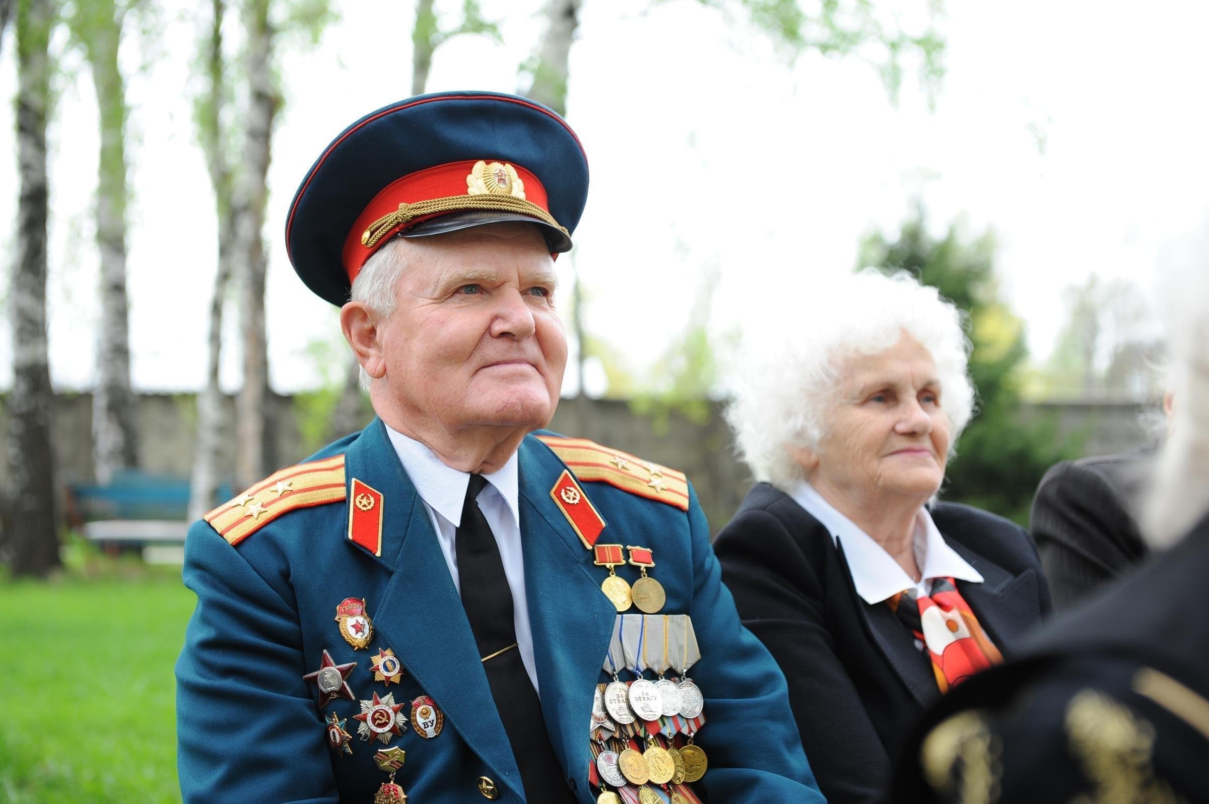 Клуб военных пенсионеров сайт. Три ветерана. Военный пенсионер. Электрогорск ветераны. Боевой пенсионер.