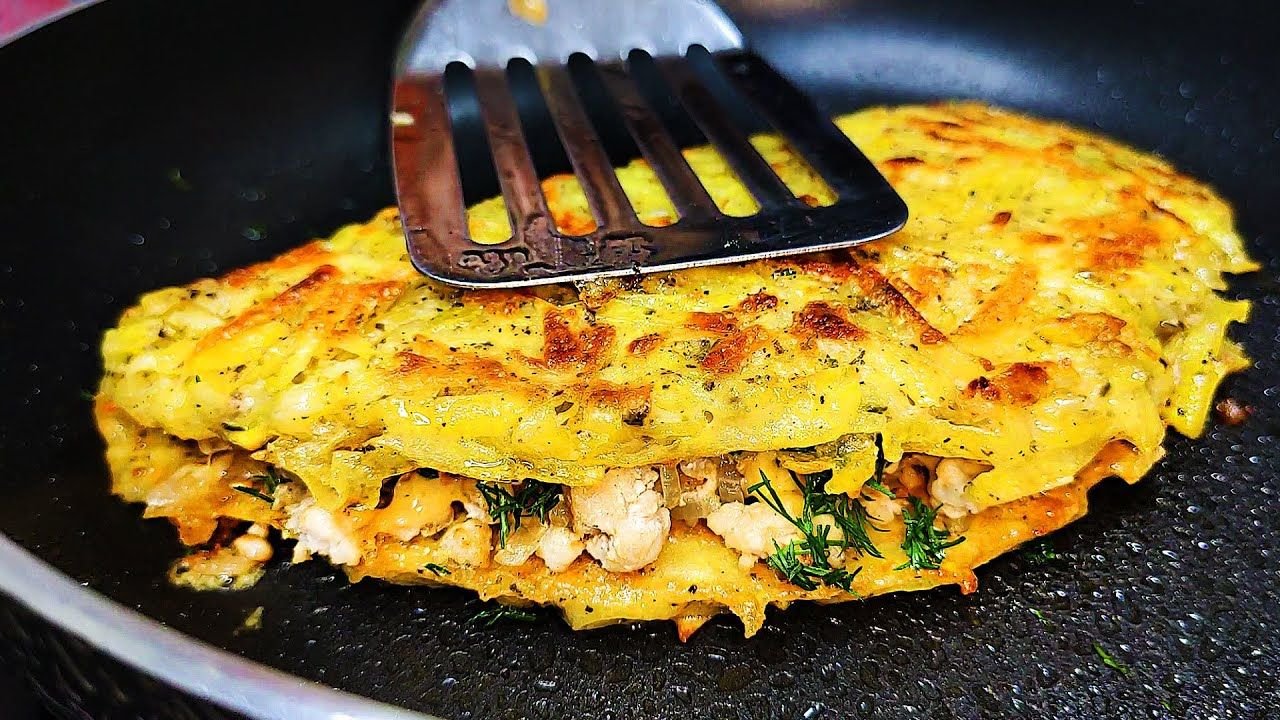 картошка с курицей и сыром на сковороде. запеканка пармантье. картошка с курицей и сыром на сковороде. скоблянка куриная. курица с картофелем в сметане.