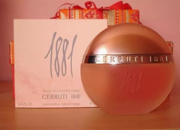 Какой парфюм стоит купить в Магнит Косметик: аромат элегантности и утончённости