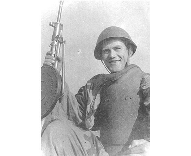 Боец ШИСБр в пулемётом Дегтярёва. Фото в свободном доступе.