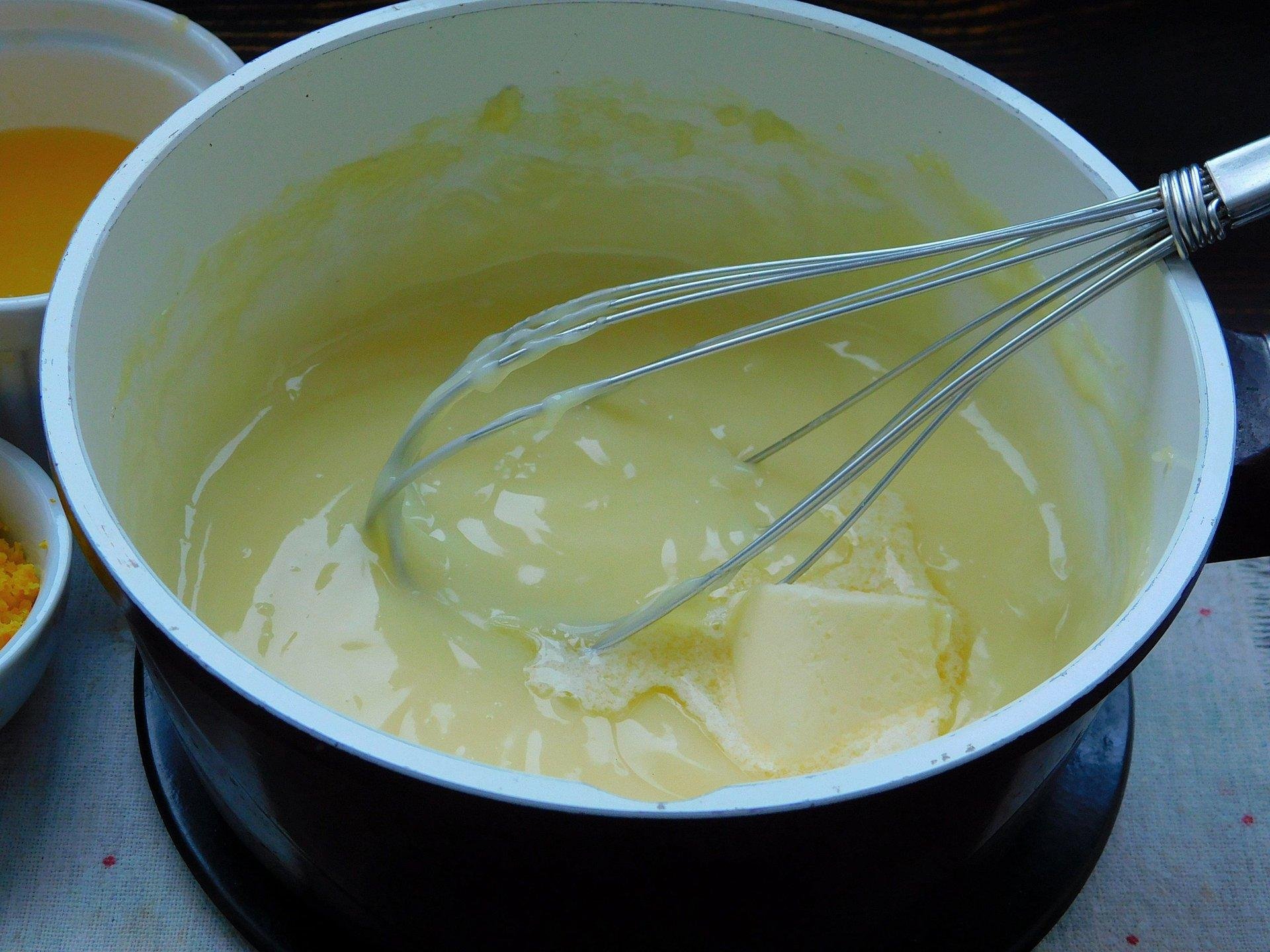 Яйцо на водяной бане. Лимонный заварной крем. Водяная баня для крема. Приготовление лимонного заварного крема.