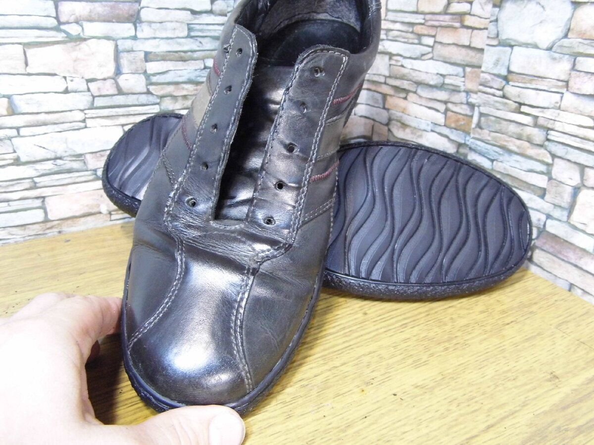 Ремонт подошвы обуви цена sneaknfresh ru. Замена подошвы. Замена подошвы на сапогах. Кроссовки ессо конец 90 х. Кроссовки экко 90х 20х годов.