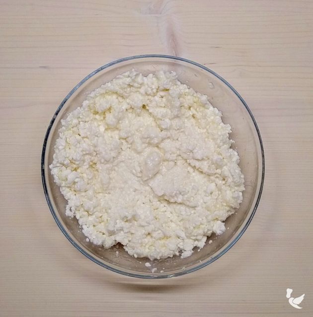 Рецепт вкусной выпечки: Сочники творожные на песочном тесте