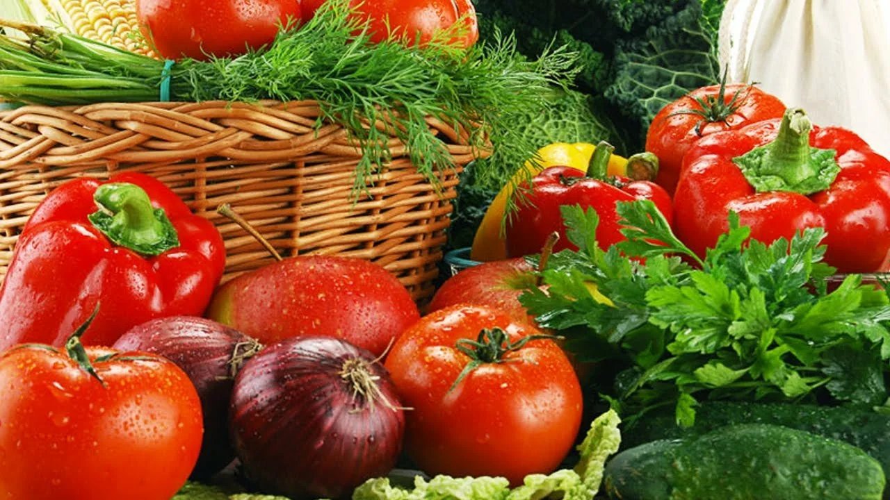 Производителей свежих овощей. Овощи. Овощи и зелень. Свежие овощи и фрукты. Красивые овощи.