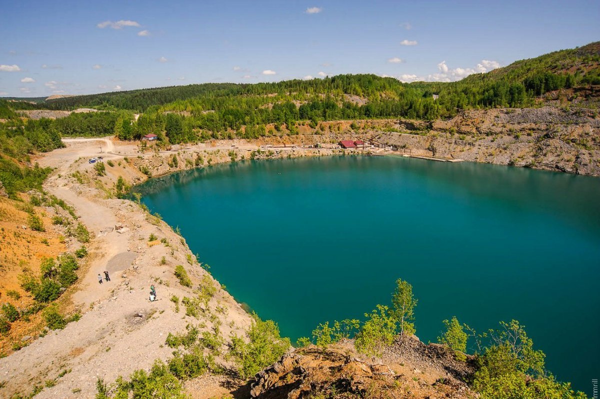 Кроме Голубого озера в Чусовском районе в Александровском районе Пермского края существует несколько голубых озер