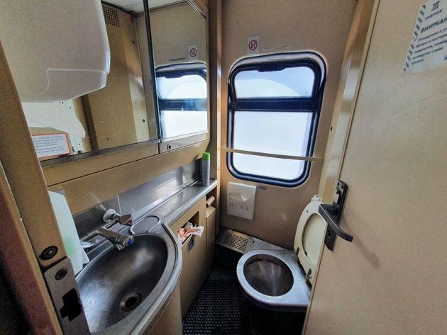 Из Москвы в Крым в плацкарте на поезде Таврия. Обзор вагона и цены в ресторане