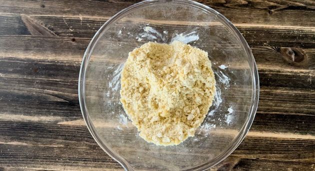 Сладкий пирог со щавелем: тонкое тесто и много сочной начинки