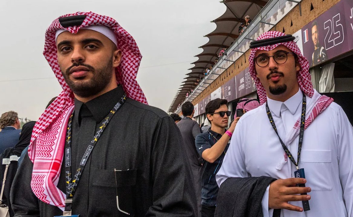Арабские группы. Куфия платок Саудовская Аравия. Арабы Саудовской Аравии. Арабы саудиты. Саудовская Аравия мужчины.