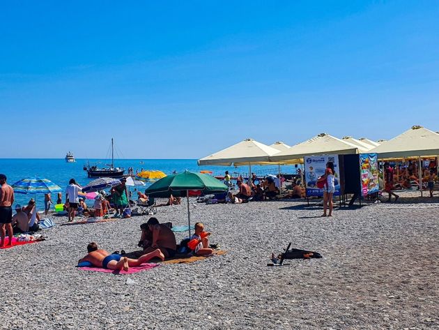 Крым Ялта в июле. Про цены, количество отдыхающих, пляжи и море