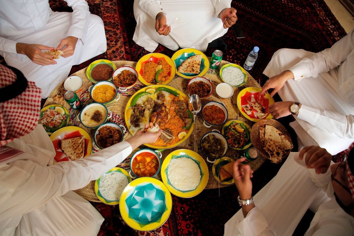 Мусульманская неделя. Мусульманское гостеприимство. Арабское застолье. Традиционные мусульманские блюда. Арабское гостеприимство.