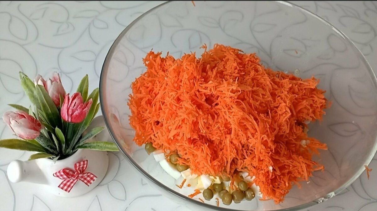 Морковь трем на мелкой терке