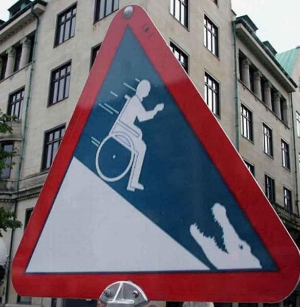 Невероятные дорожные знаки
