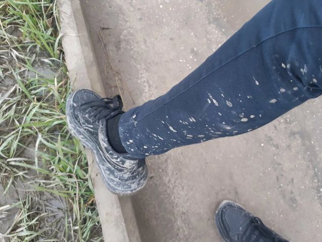 Как правильно ходить по мокрой улице, чтобы не заляпать штаны грязными каплями