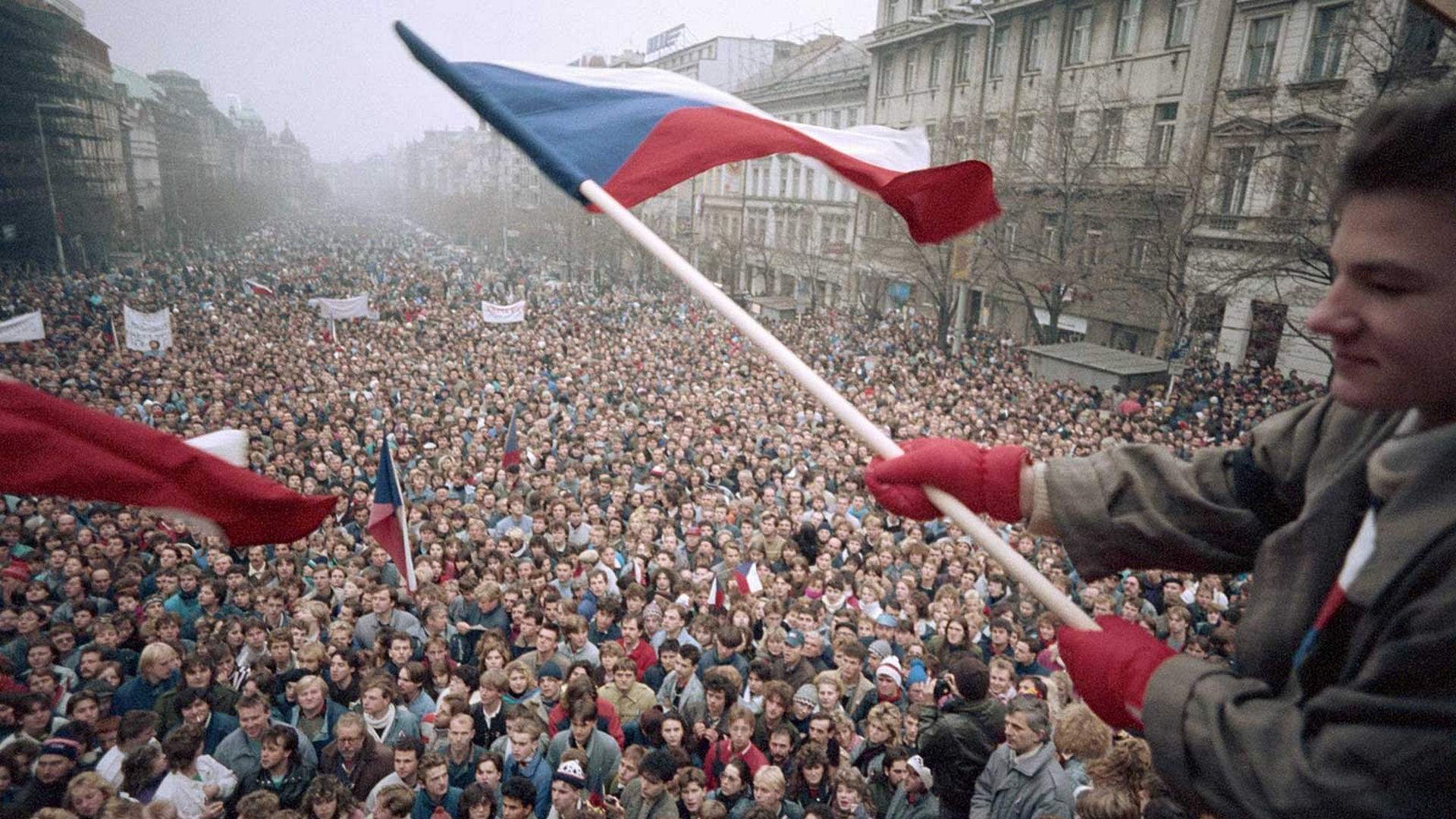 Кризисы в социалистических странах. Революция в Чехословакии 1989. Бархатная революция в Чехословакии. Бархатные революции 1989. Бархатные революции 1989-1990 гг в Восточной Европе.