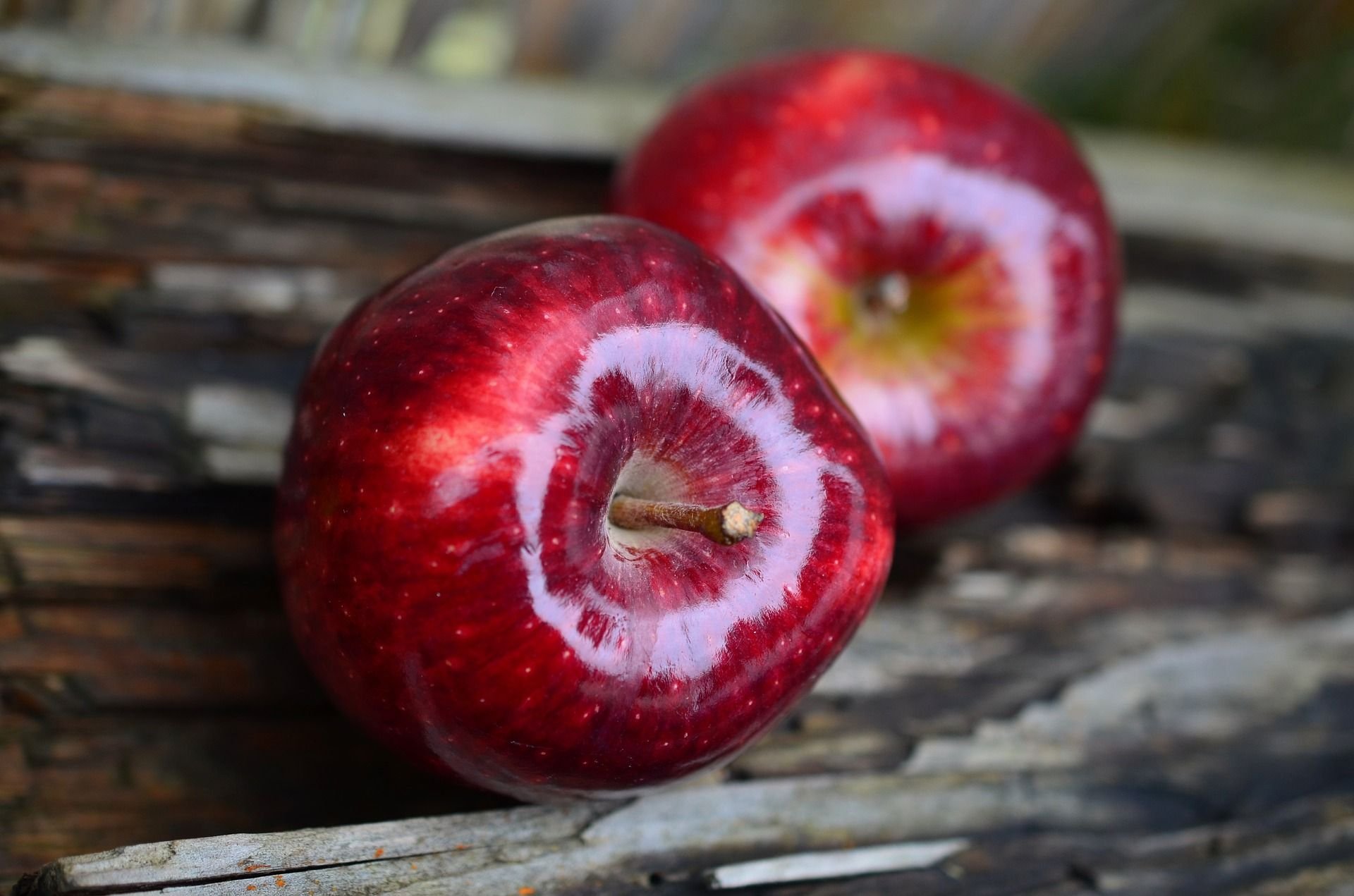 Салодкія яблыкі 6 клас. Яблоко. Яблоки красные. Красивое красное яблоко. Бордовые яблоки.