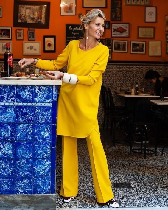 Лаконичный Мадрид в вашем гардеробе: 10 стильных образов от 50 летней Испанки