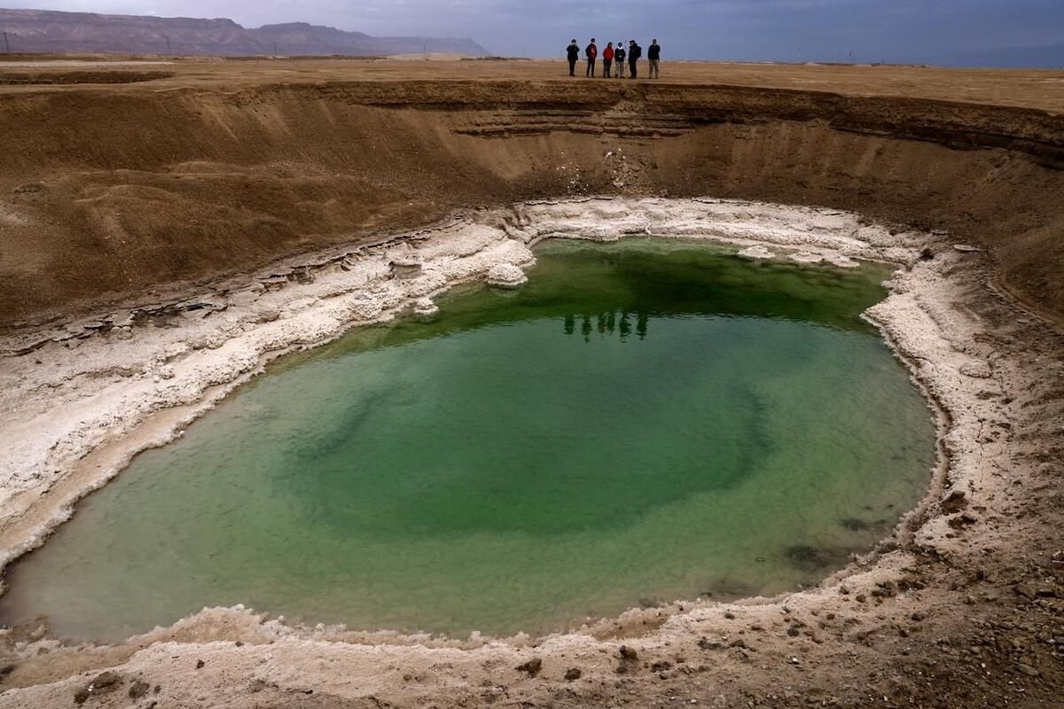 Есть мертвое озеро. Мертвое море озеро. Галофиты мертвого моря. Иордания Мертвое море.