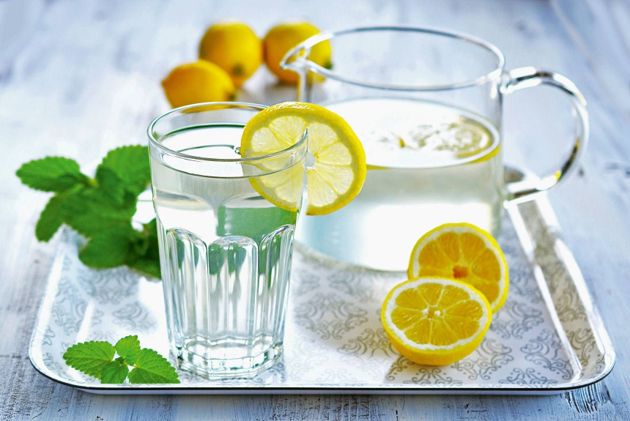 Что произойдет с телом, если каждое утро выпивать стакан лимонной воды
