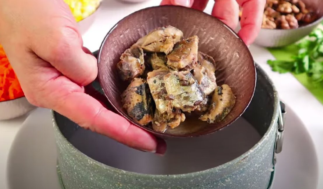 Рецепт салата "Полтавский" - похож на "Мимозу", только еще вкуснее и нежнее