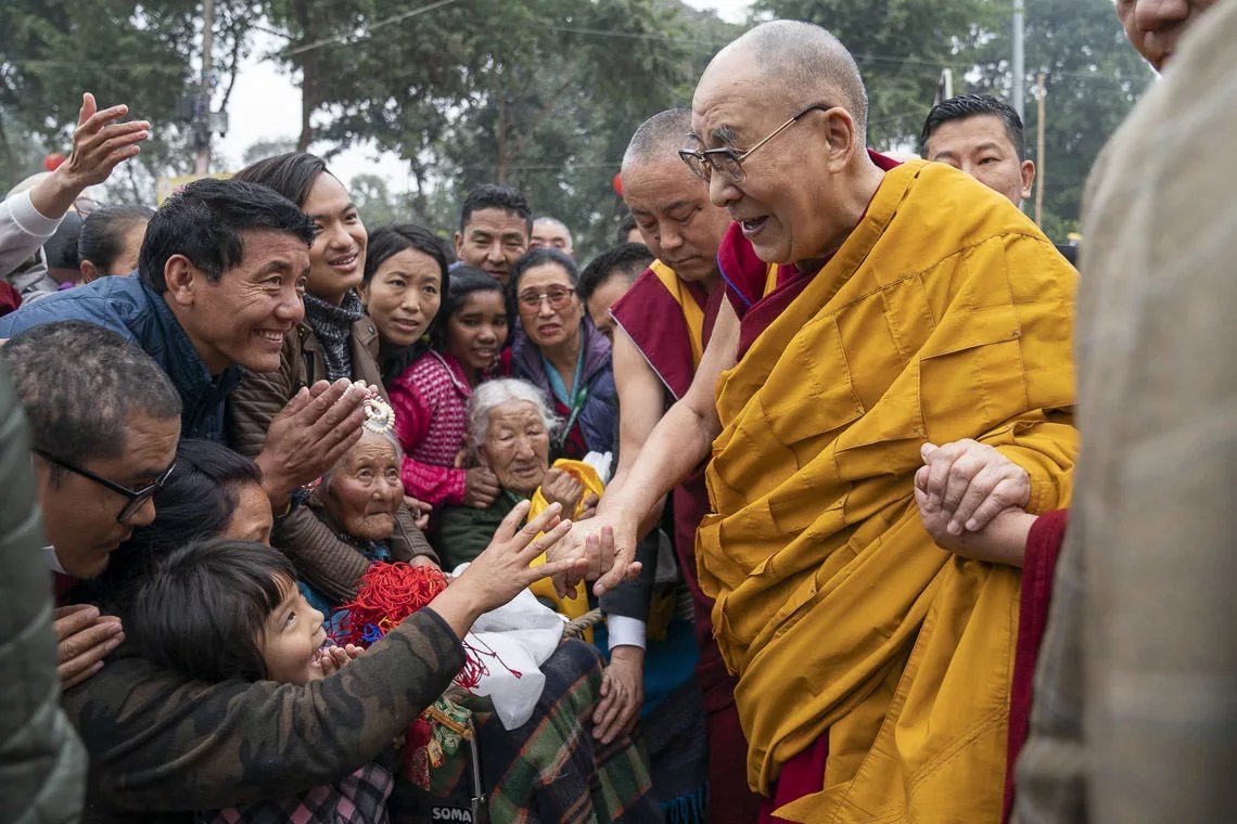 Буддисты это кто. Далай лама. Его Святейшество Далай-лама 14. Тибетский монах Далай лама 14. Далай лама Тибет.
