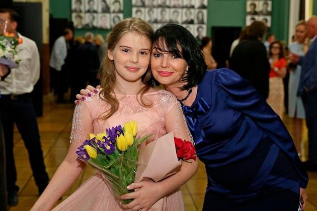Дочка Александра Абдулова выросла настоящей красавицей: играет в футбол и мечтает стать актрисой