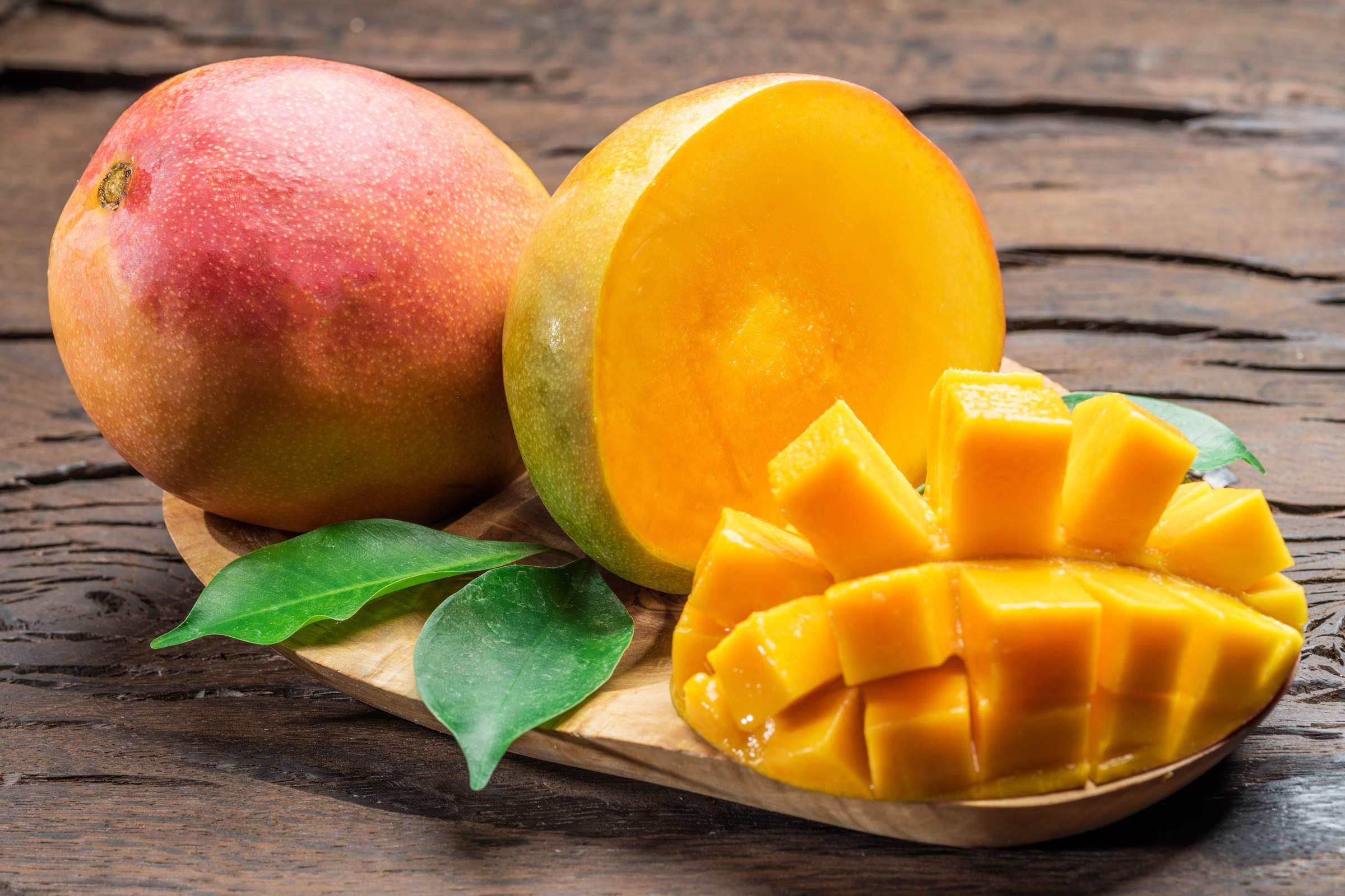 Полезные витамины манго. Манго Кейт. Манго (фрукт). Тропические фрукты манго. Манго Королевский фрукт.