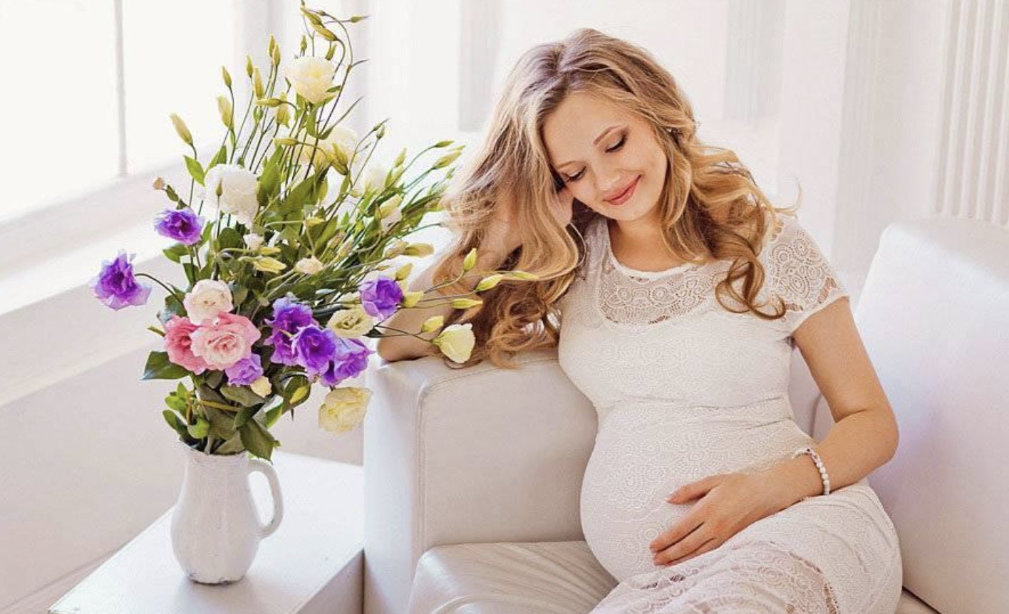 Что нужна будущей маме. Красивые беременные девушки. Фотосессия беременных дома.