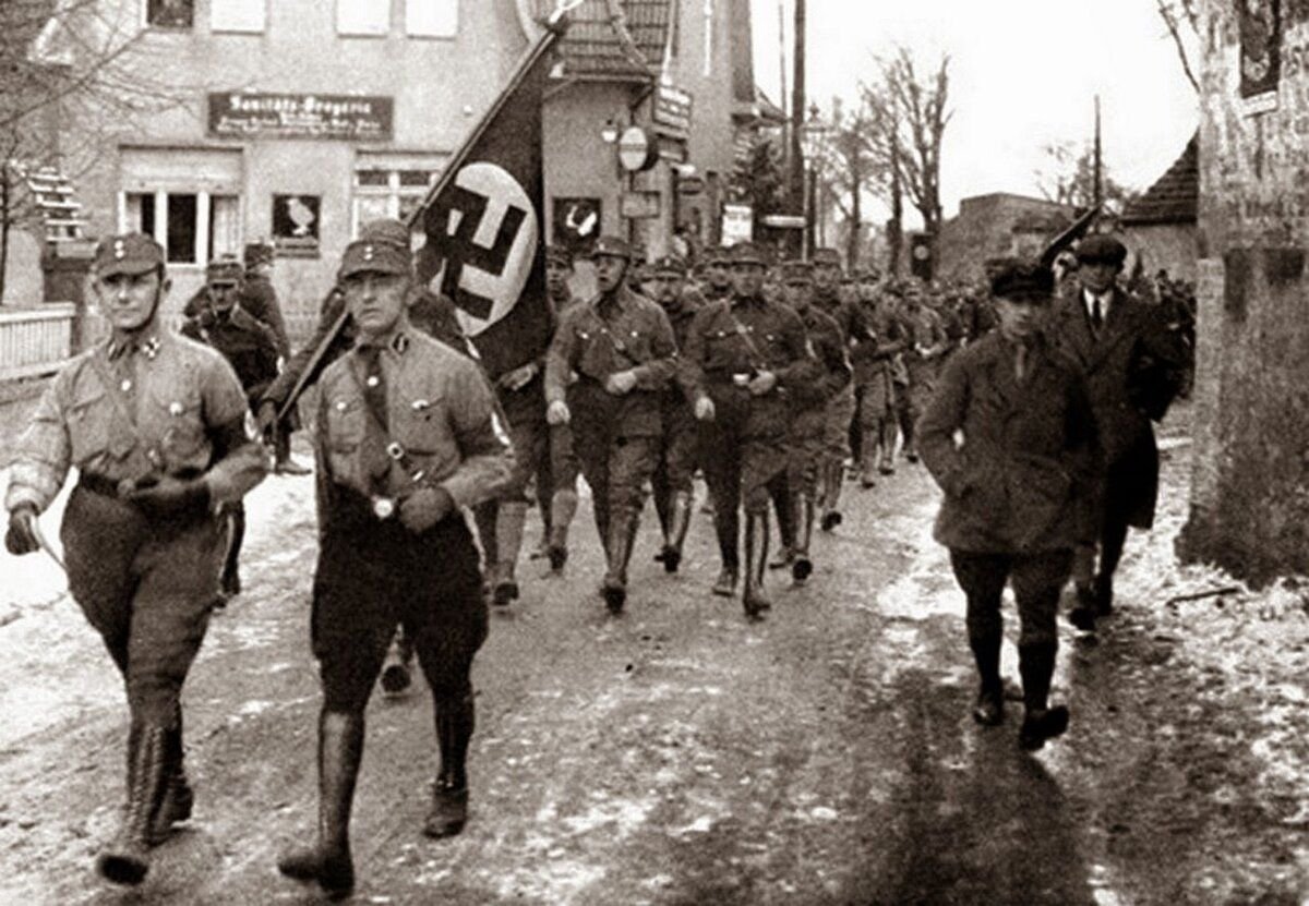 Фашистские отряды. Са штурмовые отряды НСДАП. Отряды штурмовиков в Германии 1933. 1934 Ночь длинных ножей Германия.
