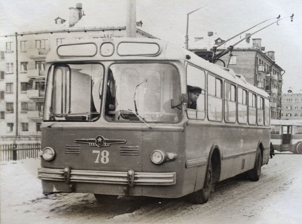 Пятый троллейбус. ЗИУ 5. ЗИУ-5 троллейбус. ЗИУ-9а 1968. Троллейбус ЗИУ-5е.