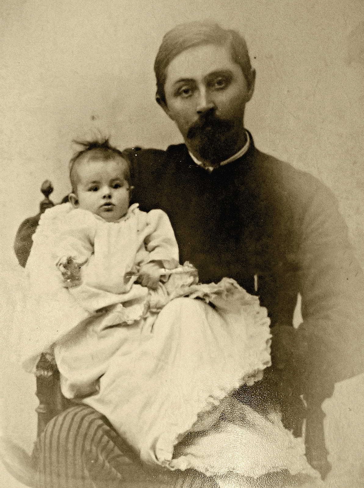 Дмитрий Наркисович мамин-Сибиряк с дочкой