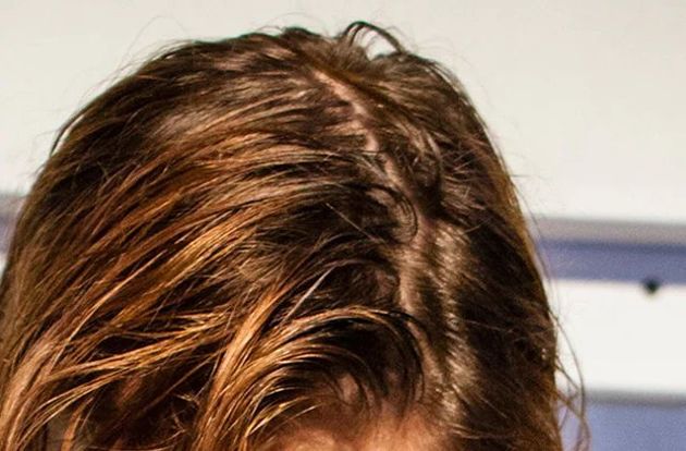 Исправьте эти 4 ошибки в уходе за волосами — и вы будете реже мыть голову