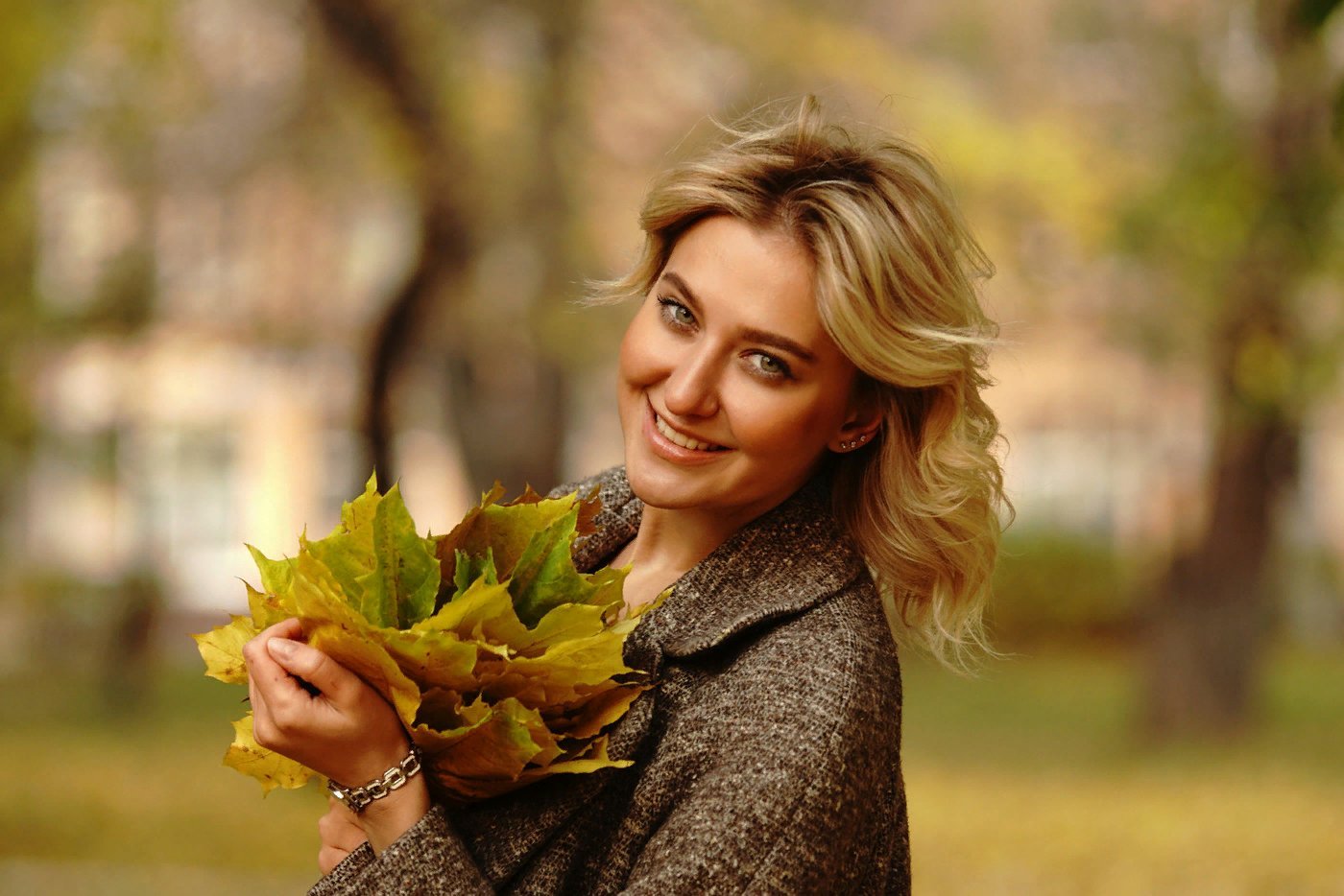 Красивые женщины осень. Осенняя фотосессия. Осенний портрет. Женщина осень. Осенняя женщина.